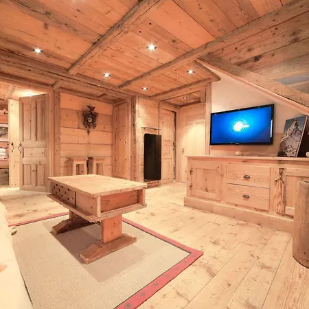 Appartement Penthouse Holzman Close To Ski Lift Saint-Moritz